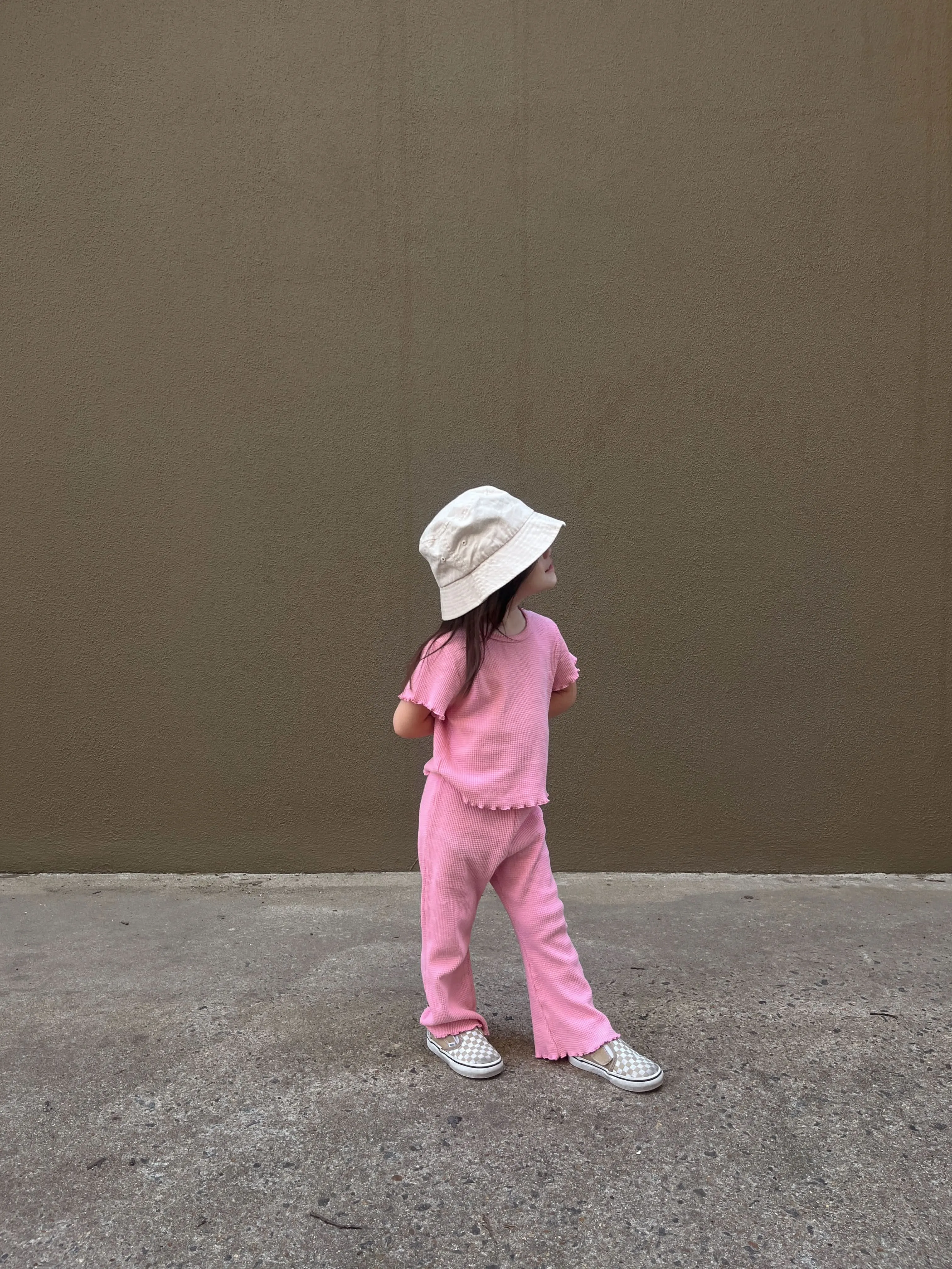 [At Noon Exclusive] Kids Waffle Lettuce-edge T-Shirt and Shorts Set (1-7y) - Pink