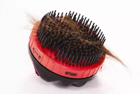 SoloComb Retractable Brush